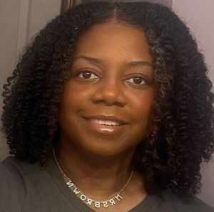 Meet your Posher, Debra